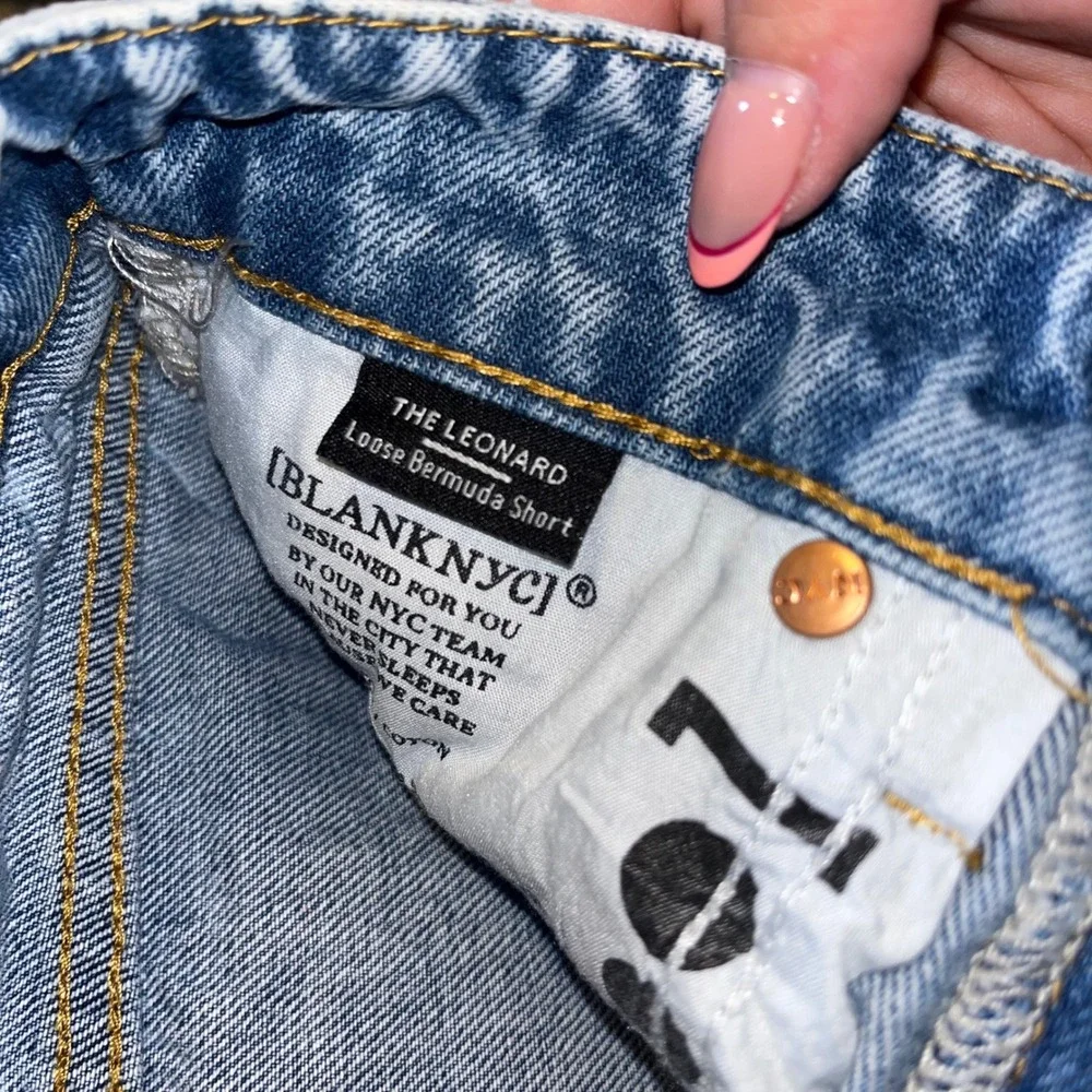BLANKNYC The Leonard Loose Bermuda Shorts Light Acid Wash Distressed Denim‎ 24